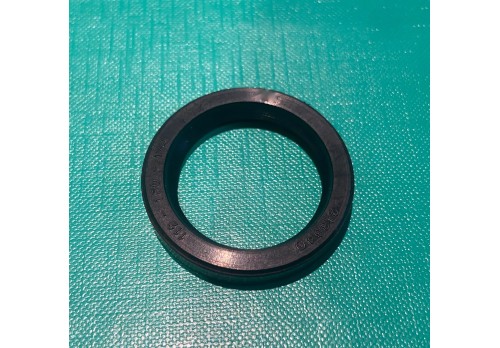 Steering Relay Oil Seal 213340
