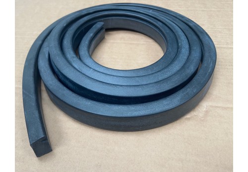 109" Hardtop Side to Rear Body Seal 333490