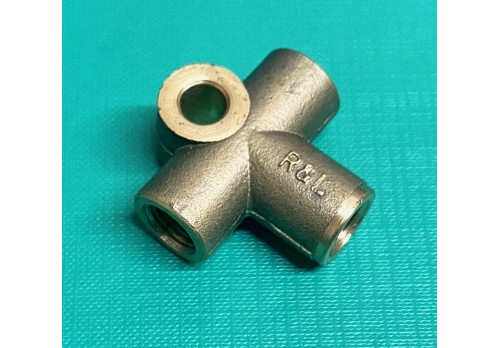Brake Pipe 'T' Piece Series 3 from July 1980 (Metric Fittings) NRC4251